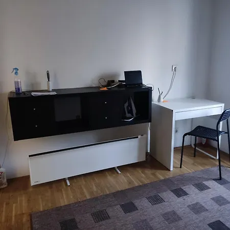 Quiet Center Oasis - In The Shade Of Walnut Apartment Belgrade
